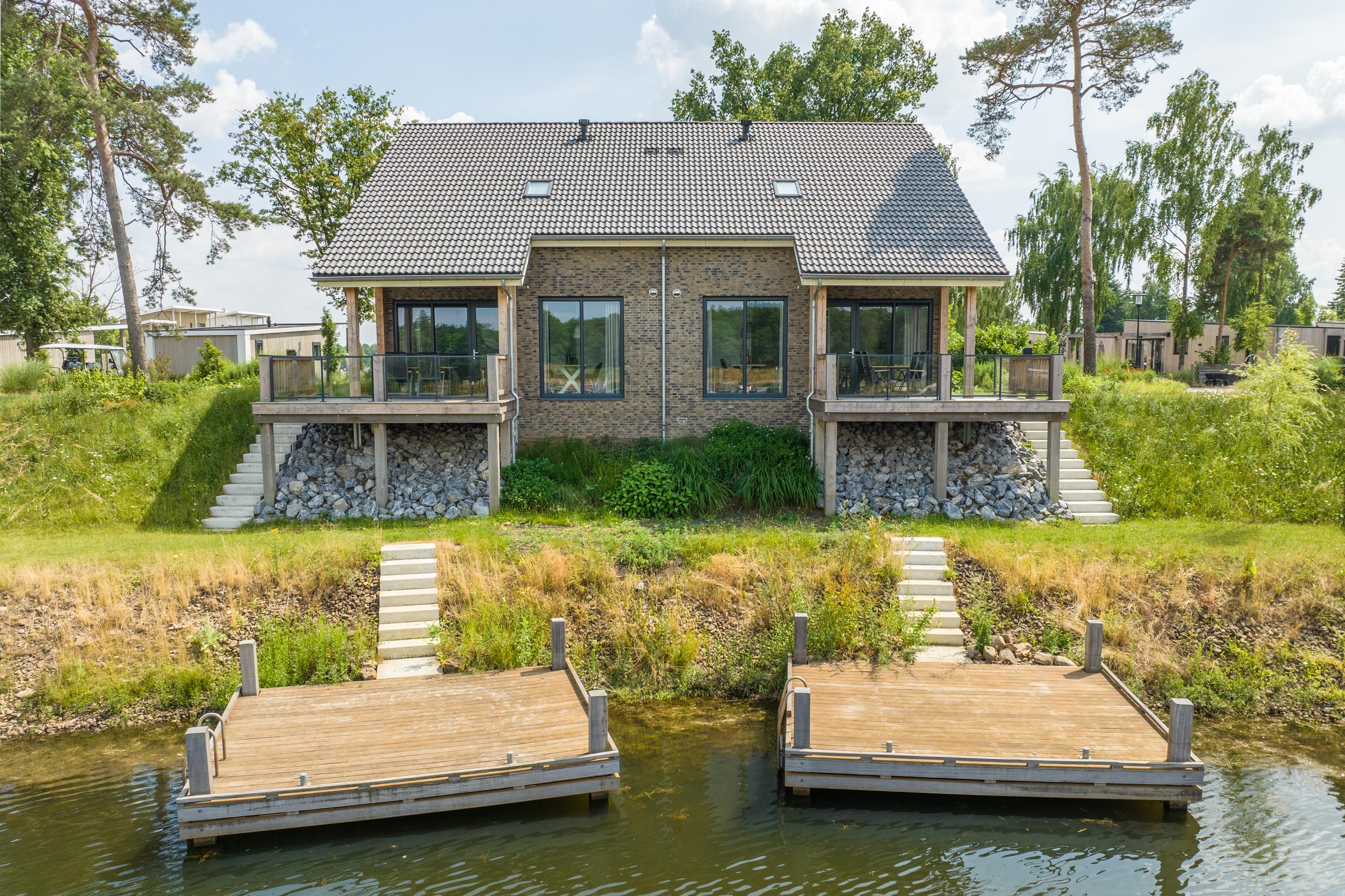 4-persoons waterwoning foto 3